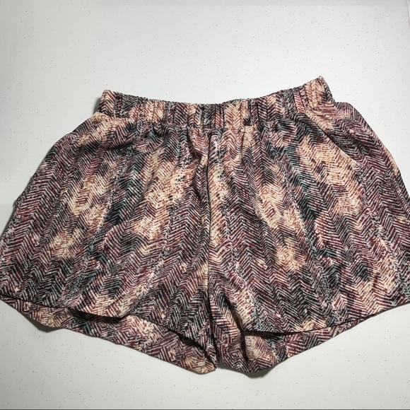 𝅺TYCHE Women’s Shorts Pockets Size Medium Multicolor - Picture 1 of 3